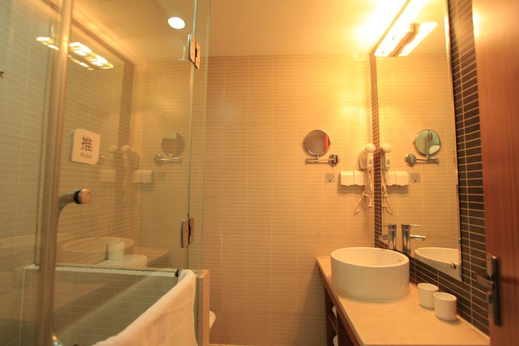 Oasis Tower 4* Shanghai