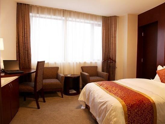 Hotel Oasis Tower 4*