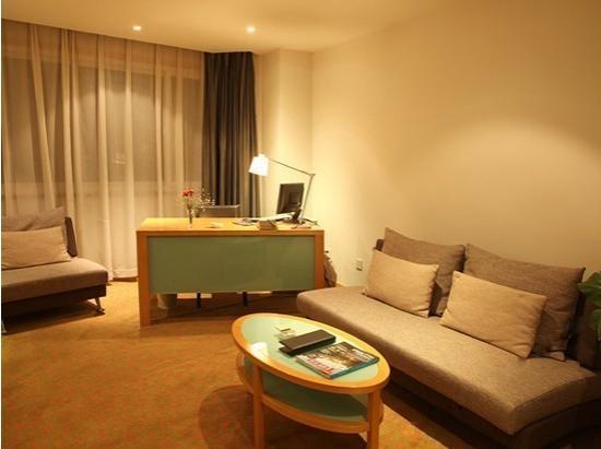 Hotel Oasis Tower 4*